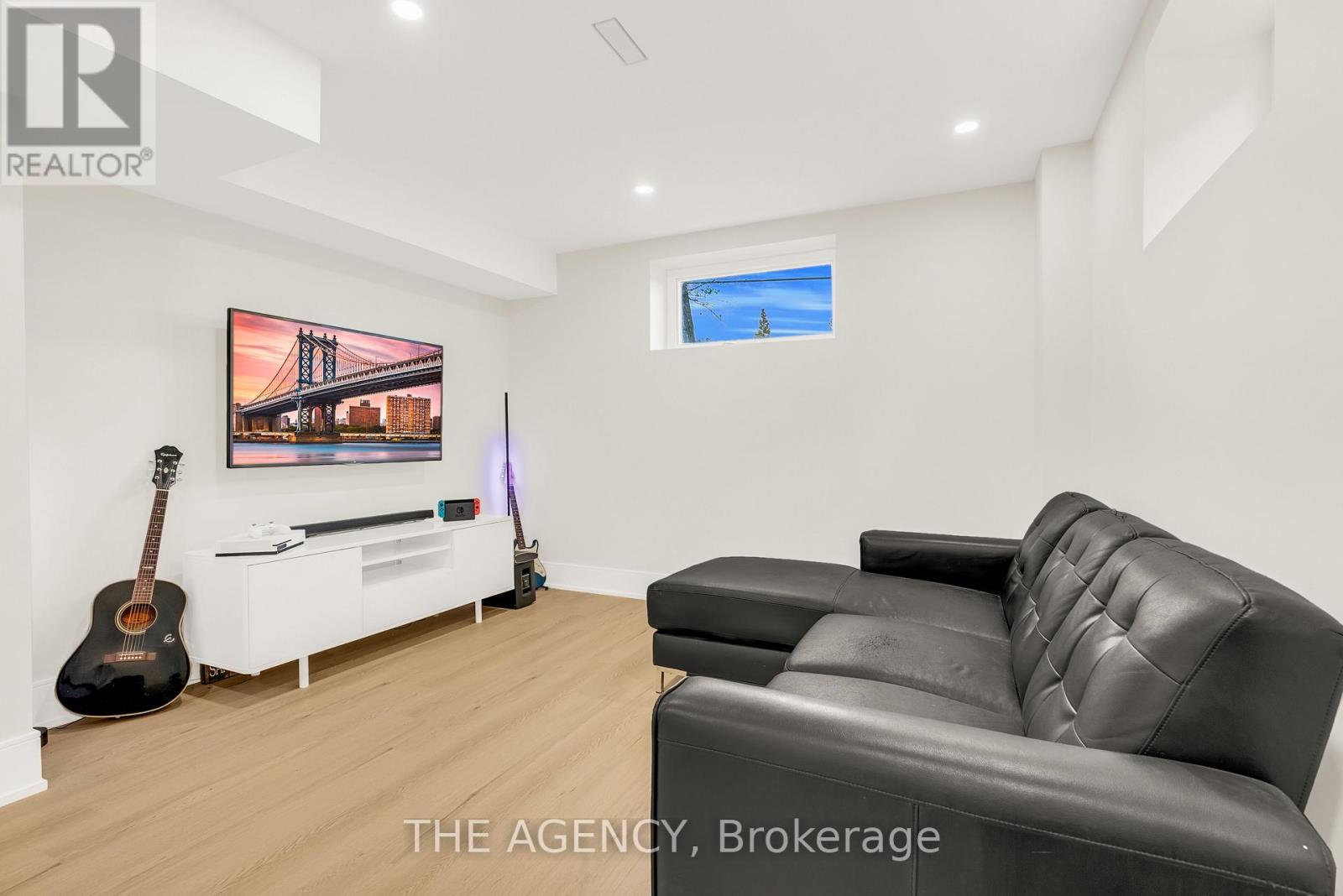 519 Third Line, Oakville, Ontario  L6L 4A8 - Photo 47 - W12584898