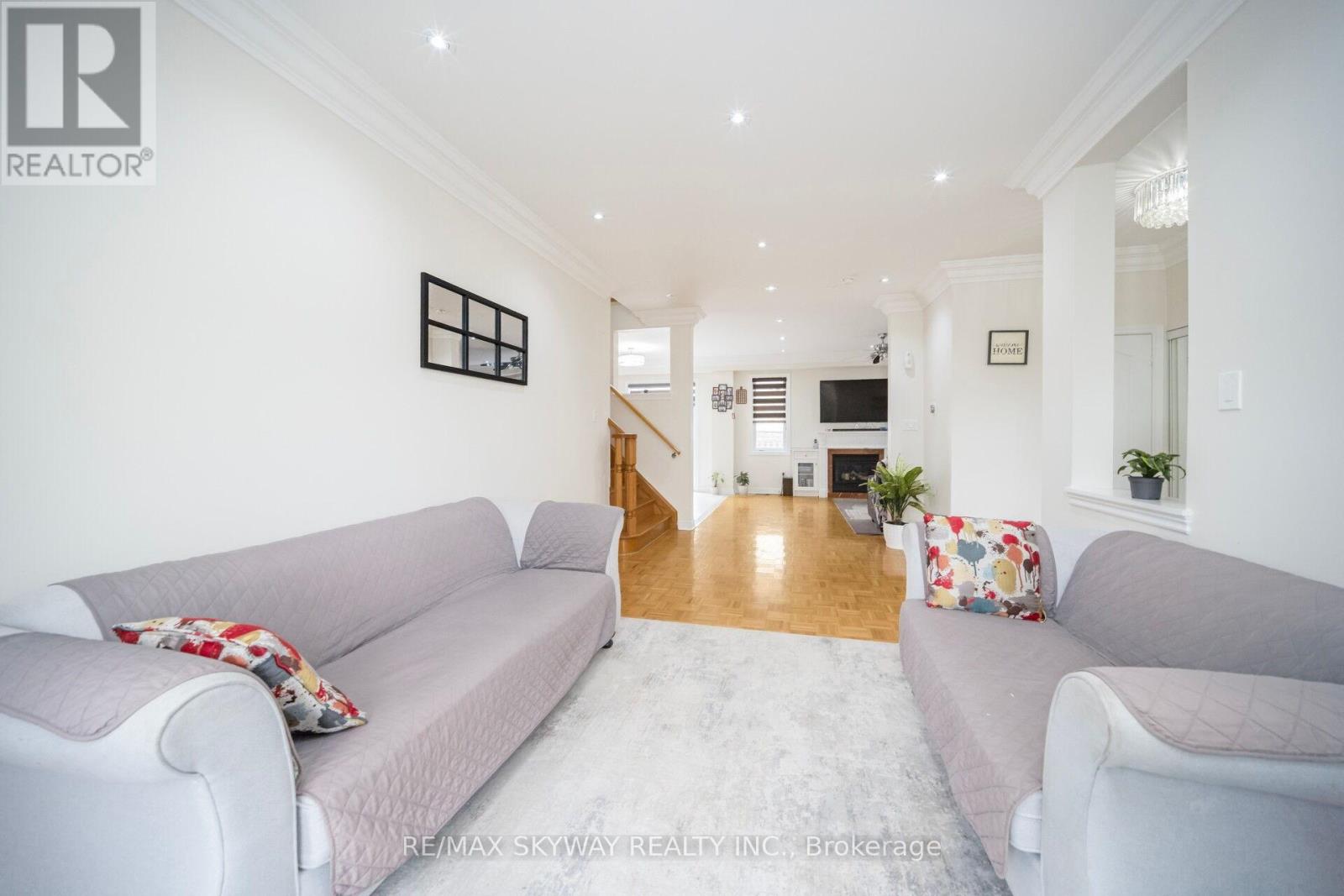 15 Borneo Crescent, Brampton, Ontario  L6R 3C6 - Photo 10 - W12584912