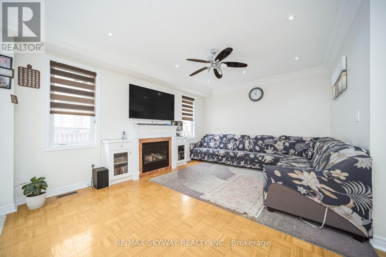 15 Borneo Crescent, Brampton, Ontario  L6R 3C6 - Photo 13 - W12584912