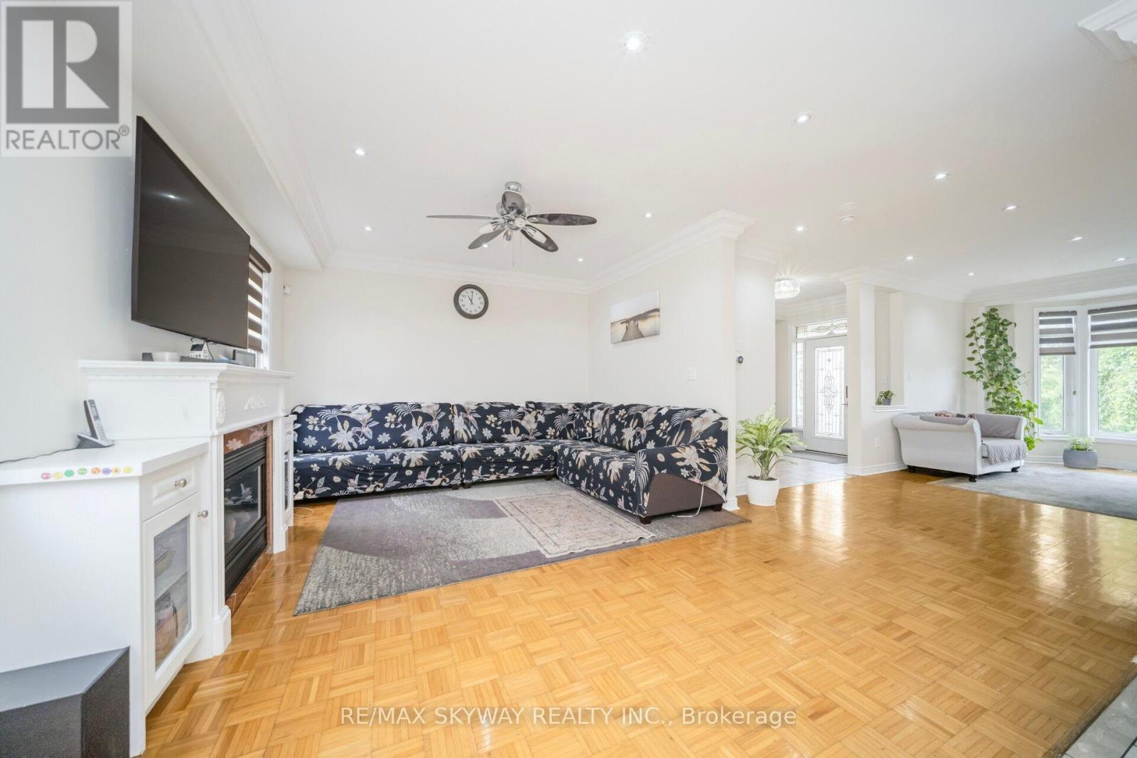 15 Borneo Crescent, Brampton, Ontario  L6R 3C6 - Photo 14 - W12584912