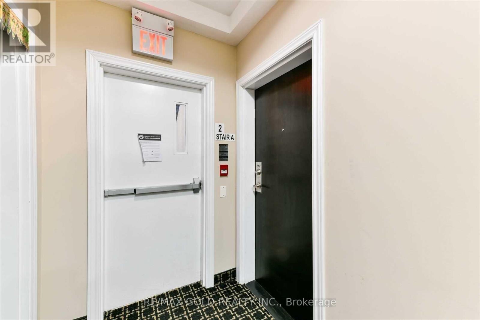 212 - 263 Georgian Drive, Oakville, Ontario  L6H 0L2 - Photo 3 - W12584958