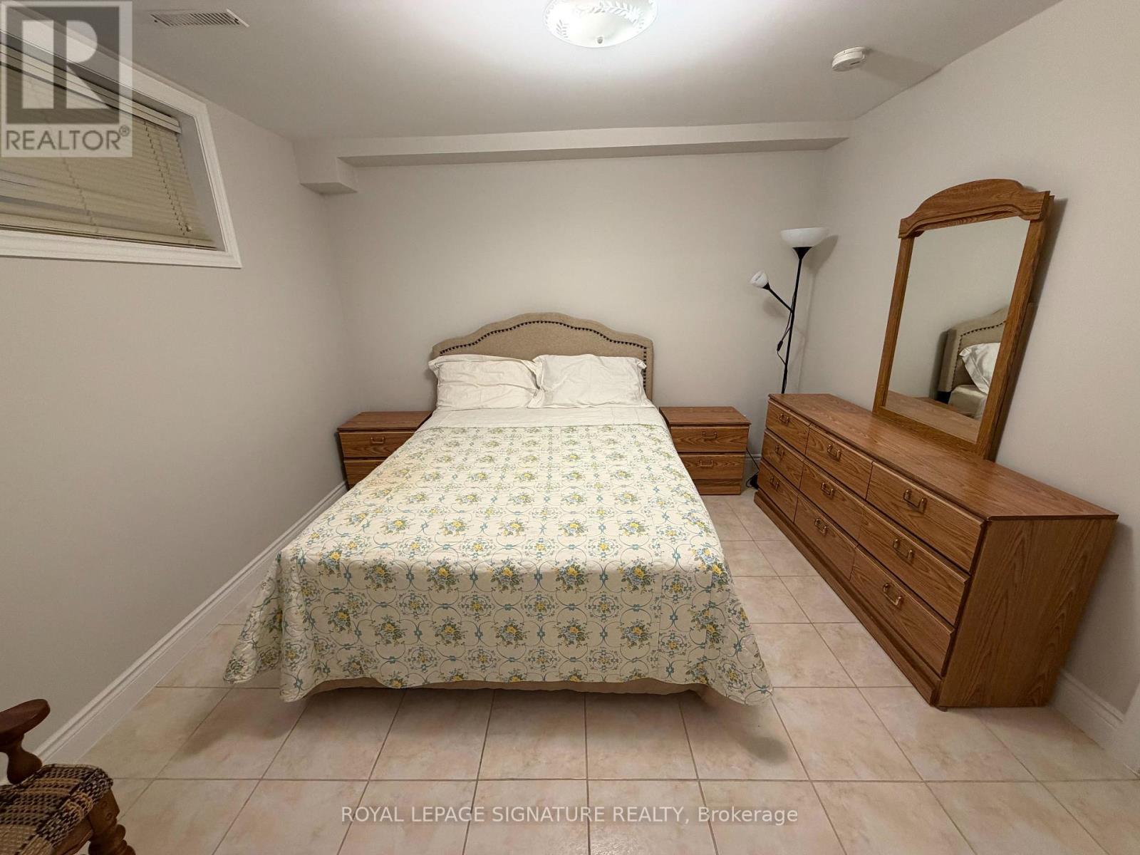 Bsmt - 5 Alabaster Road, Toronto, Ontario  M9V 4W2 - Photo 14 - W12584984