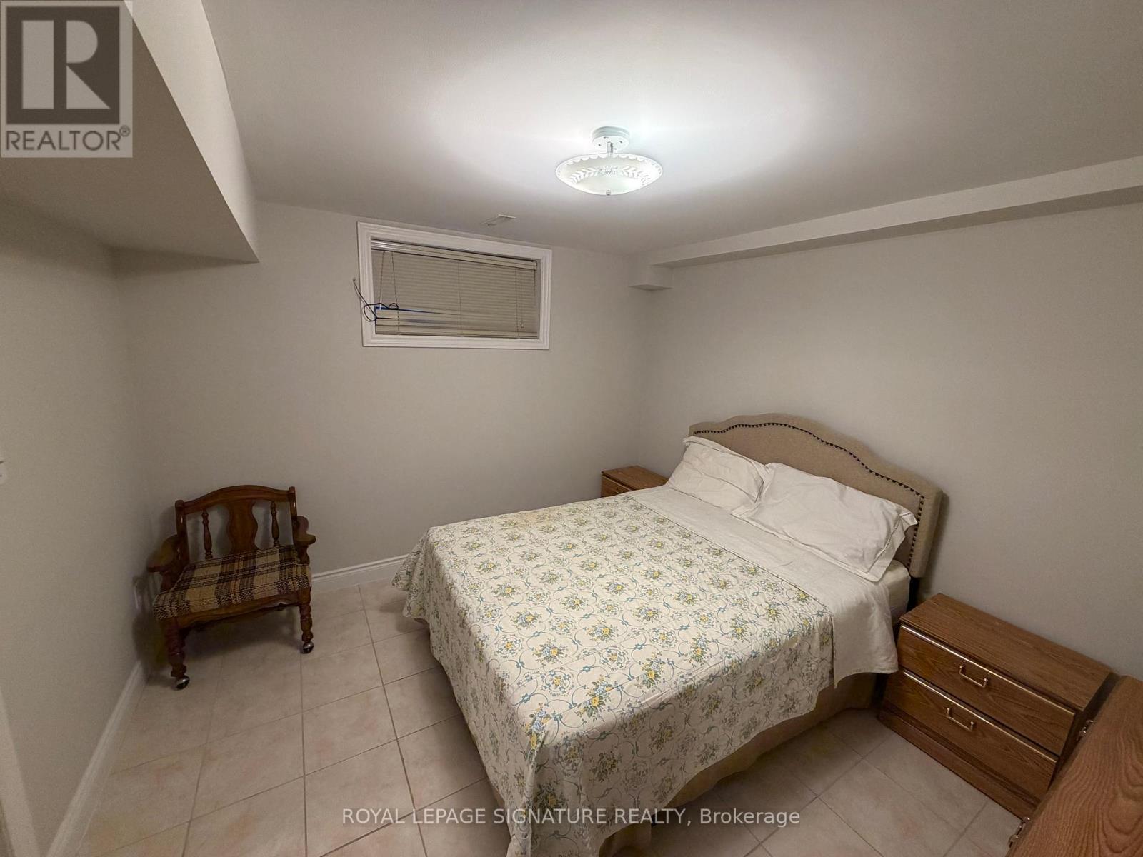 Bsmt - 5 Alabaster Road, Toronto, Ontario  M9V 4W2 - Photo 15 - W12584984