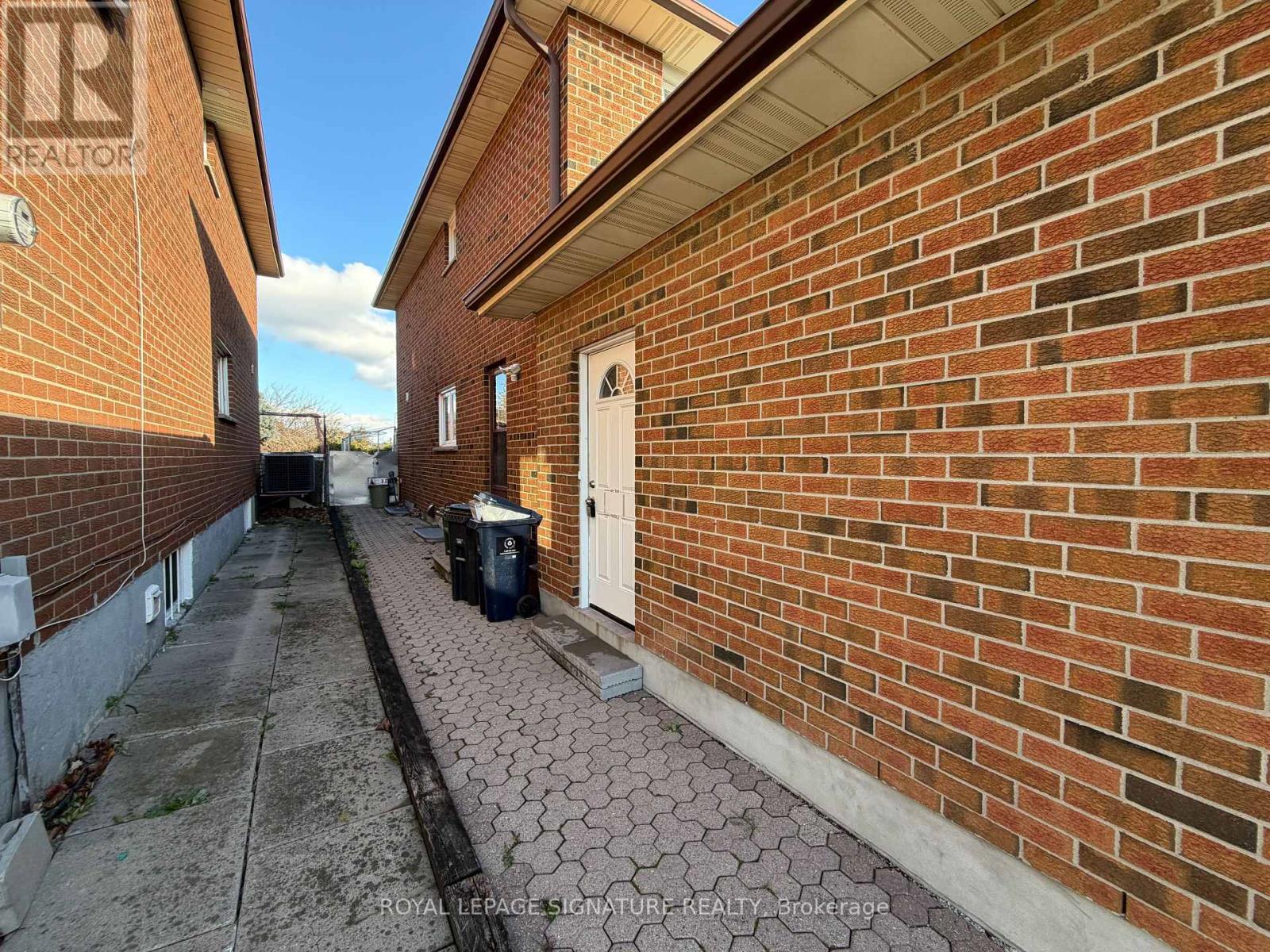 Bsmt - 5 Alabaster Road, Toronto, Ontario  M9V 4W2 - Photo 19 - W12584984