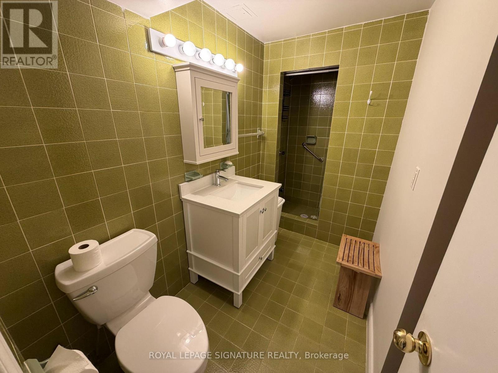 Bsmt - 5 Alabaster Road, Toronto, Ontario  M9V 4W2 - Photo 6 - W12584984