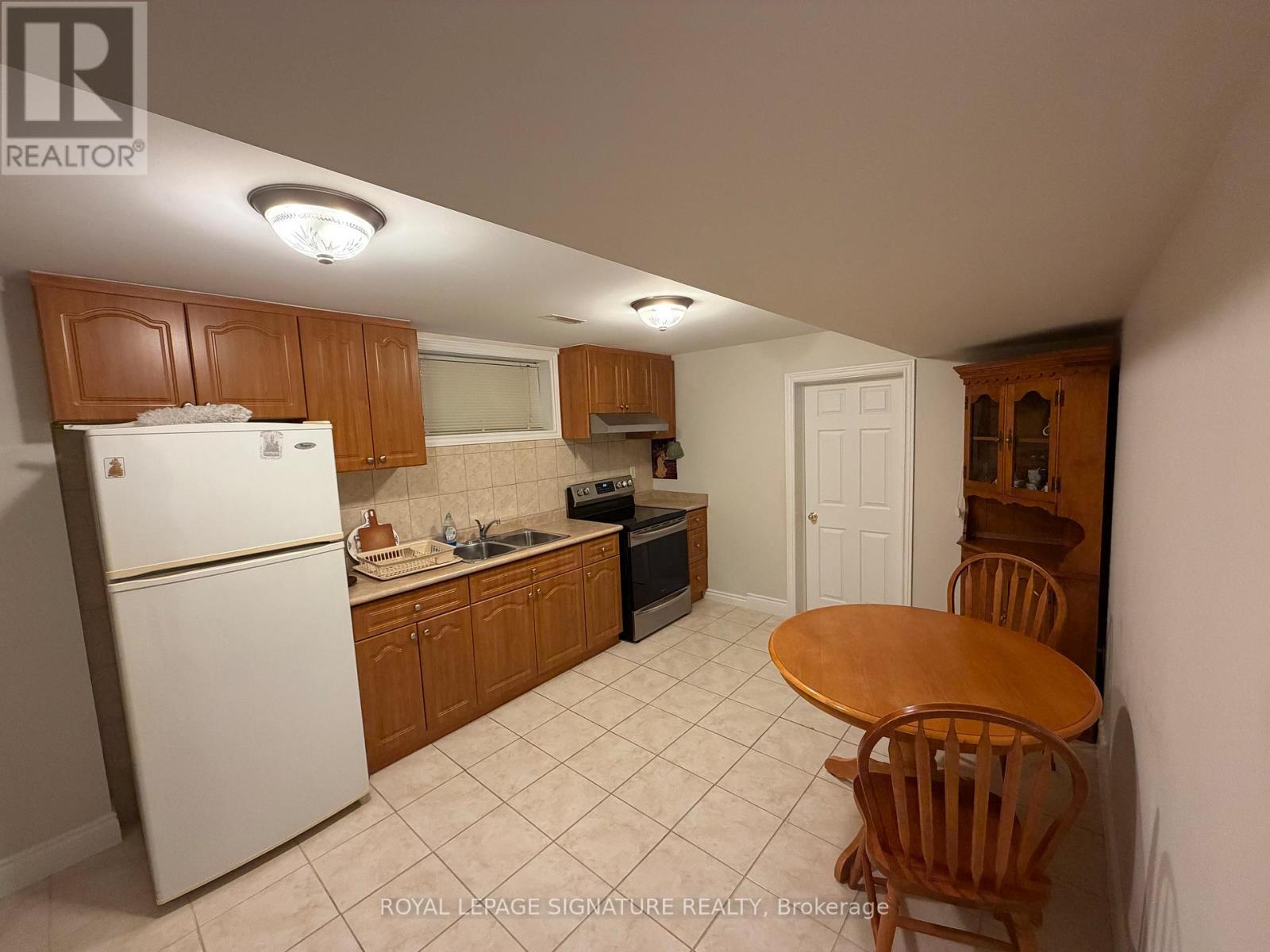 Bsmt - 5 Alabaster Road, Toronto, Ontario  M9V 4W2 - Photo 8 - W12584984