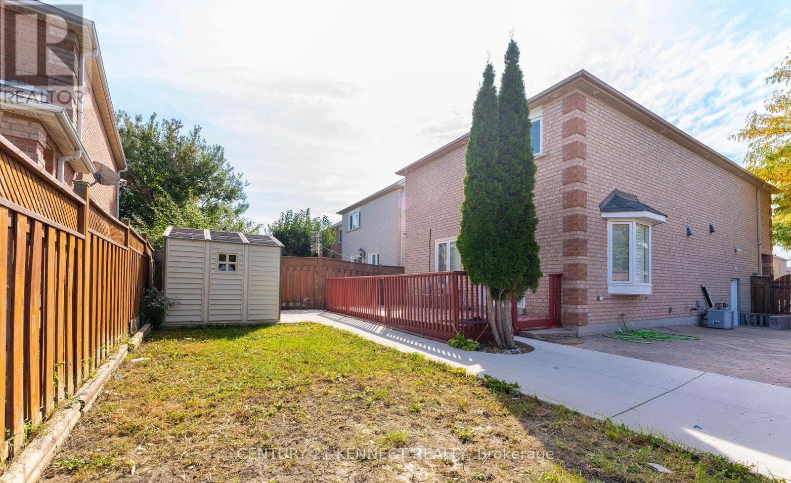 Upper - 173 Lockwood Road, Brampton, Ontario L6Y 4Y7 - Photo 10 - W12585018