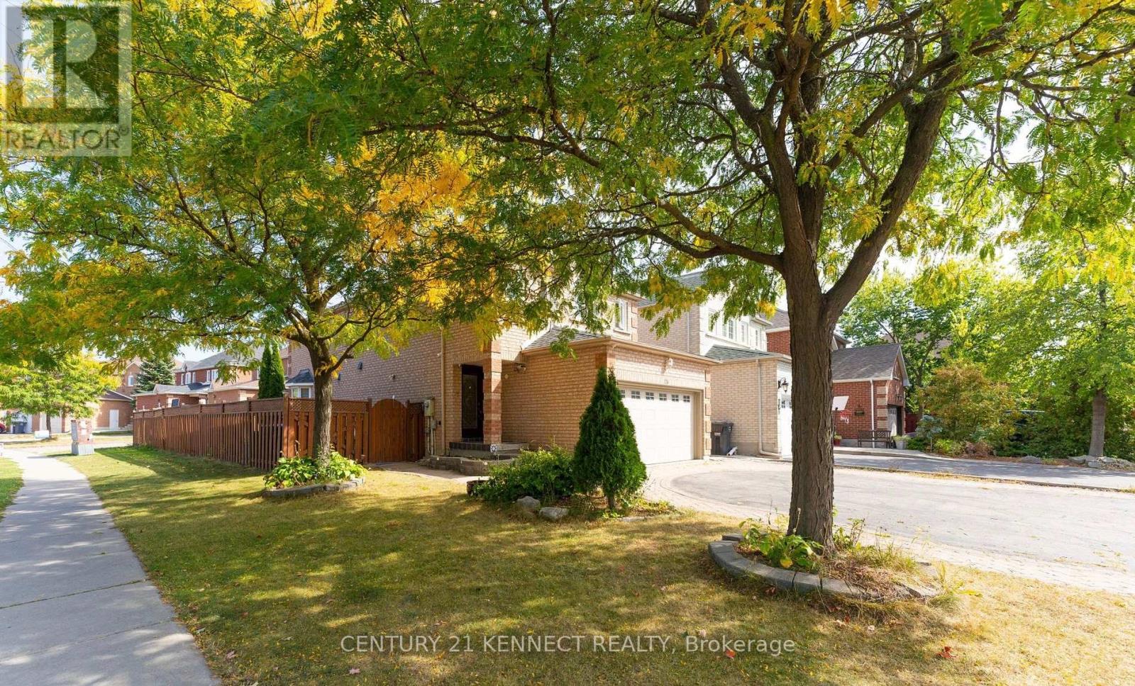Upper - 173 Lockwood Road, Brampton, Ontario L6Y 4Y7 - Photo 2 - W12585018