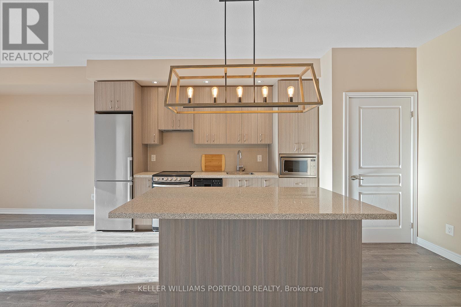 322 - 457 Plains Road E, Burlington, Ontario  L7T 0B8 - Photo 6 - W12585040