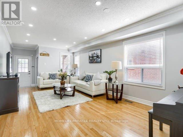 279 Fitzgerald Crescent, Milton, Ontario  L9T 5Y3 - Photo 5 - W12585050