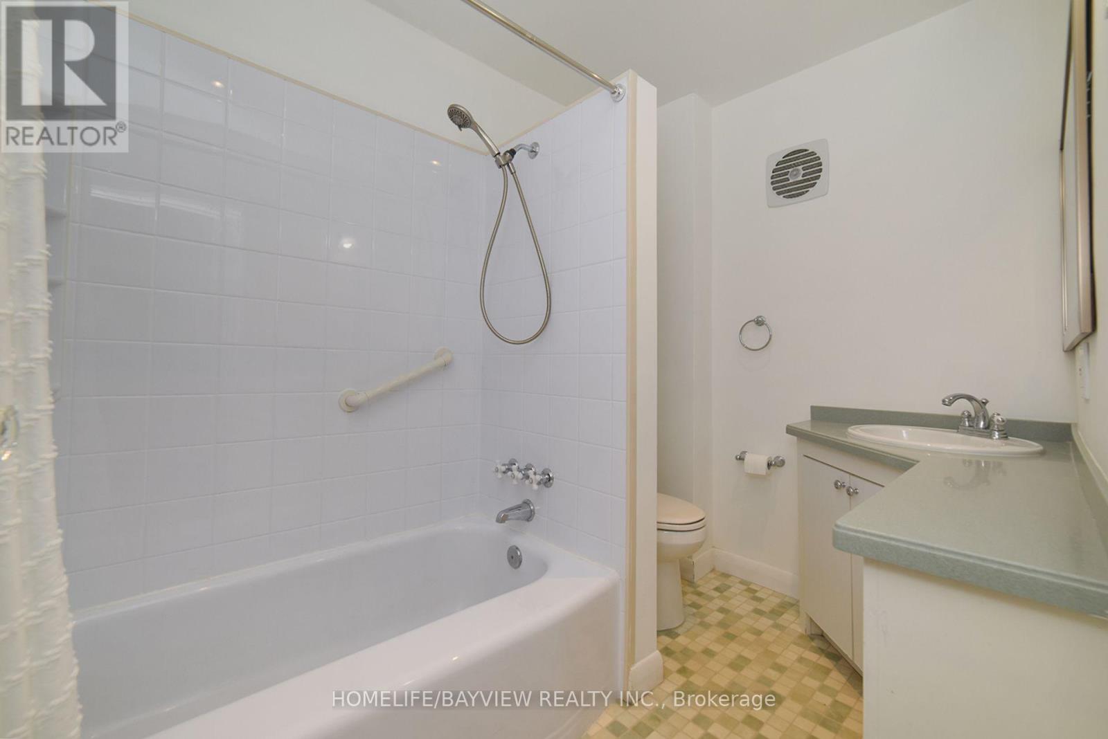 27 Cranbrooke Avenue, Toronto, Ontario  M5M 1M3 - Photo 16 - C12492368