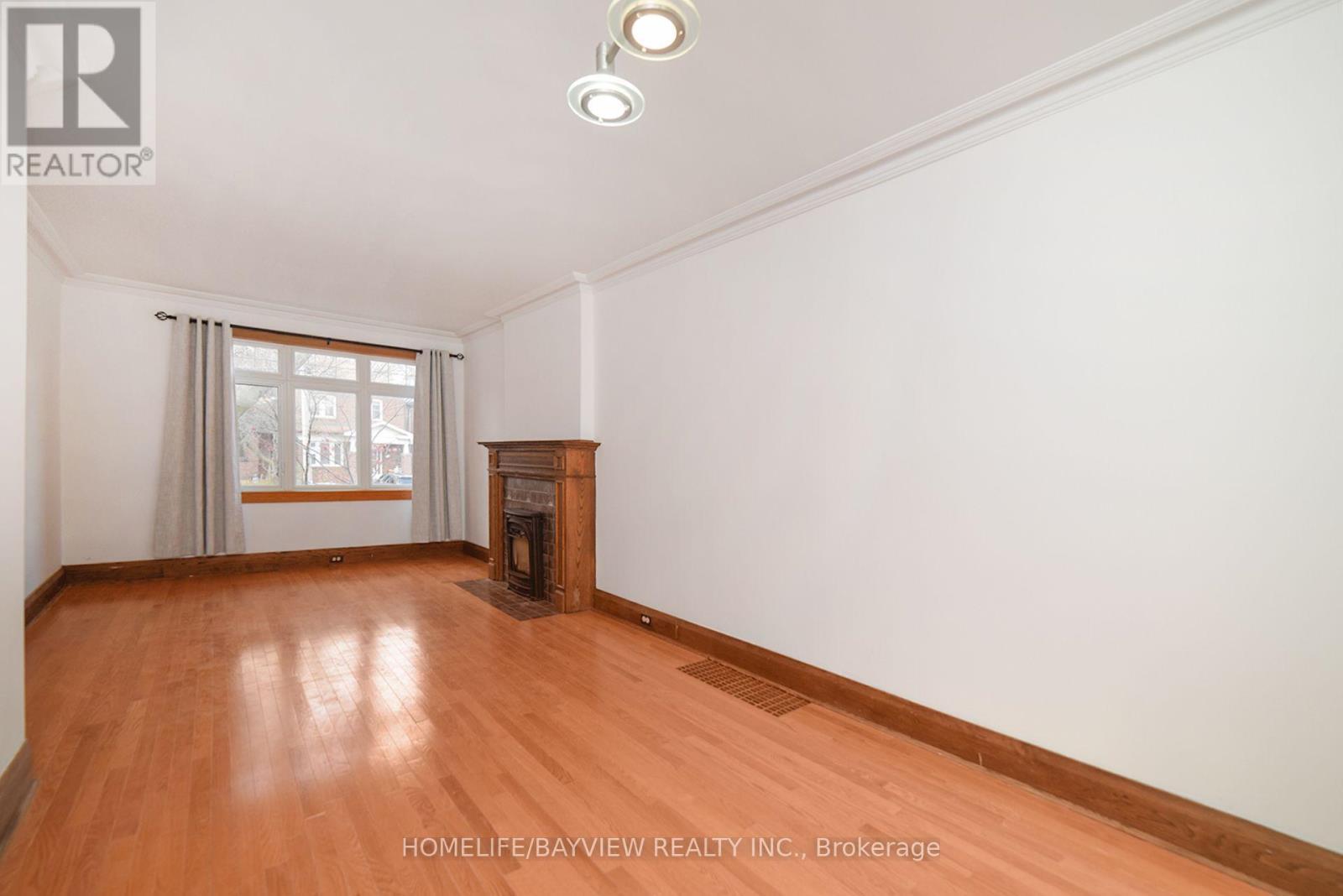 27 Cranbrooke Avenue, Toronto, Ontario  M5M 1M3 - Photo 4 - C12492368