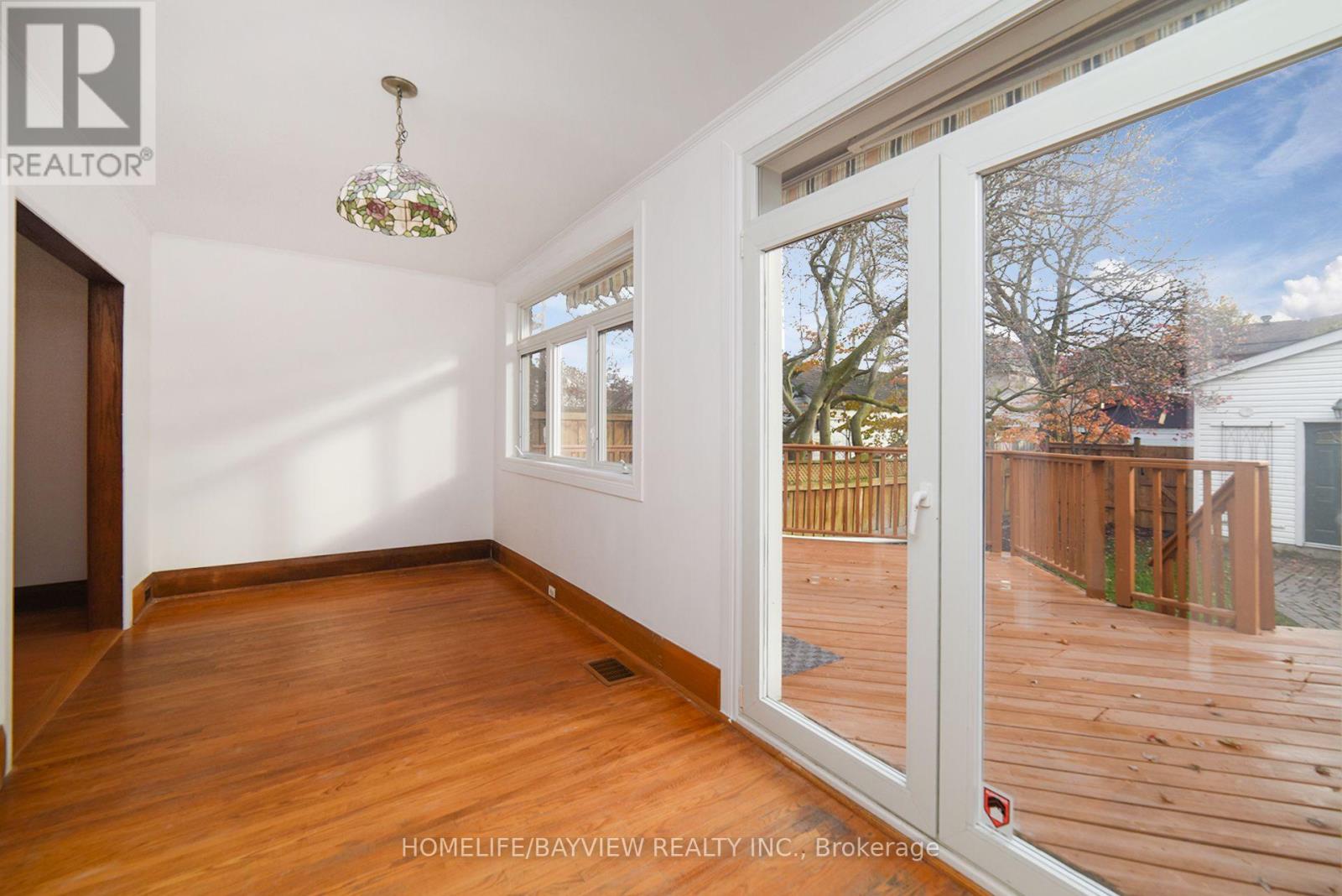 27 Cranbrooke Avenue, Toronto, Ontario  M5M 1M3 - Photo 8 - C12492368