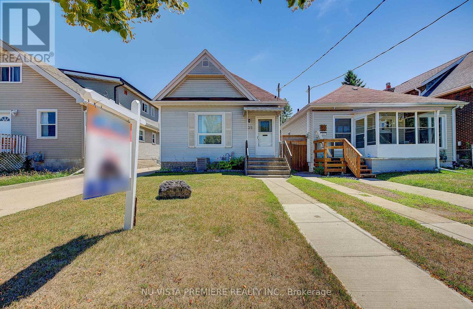 35 MAJOR STREET, London East, Ontario