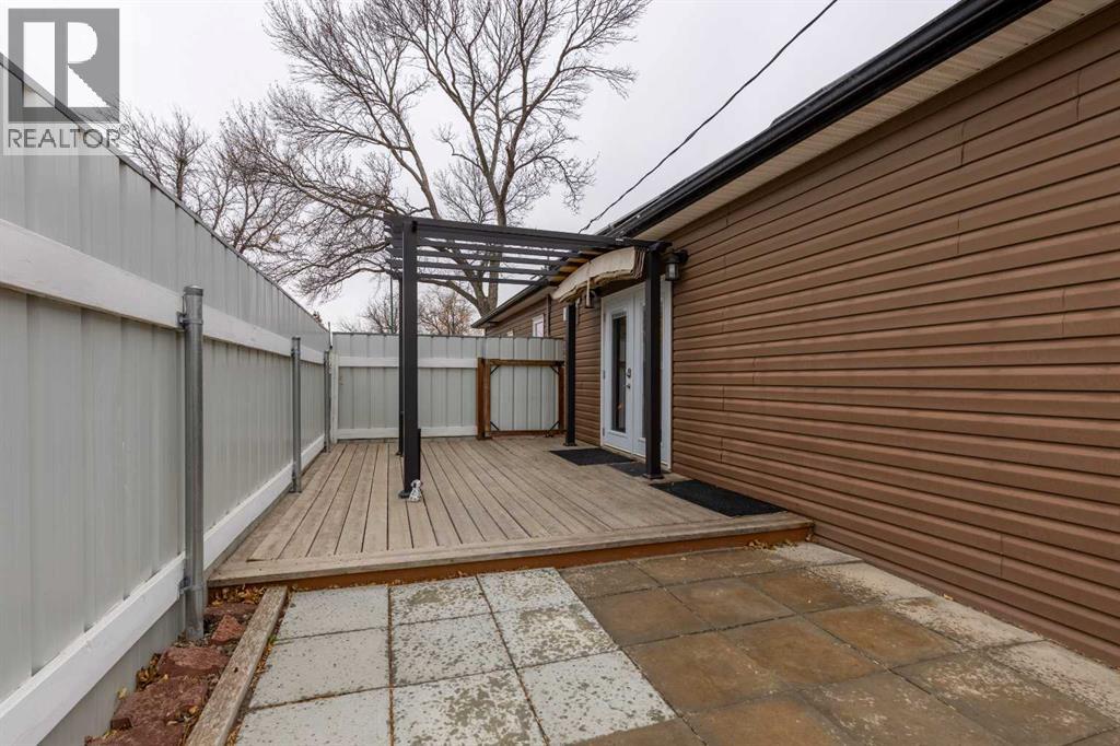 915 7 Street N, Lethbridge, Alberta  T1H 1Y8 - Photo 29 - A2269142