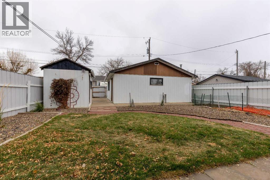 915 7 Street N, Lethbridge, Alberta  T1H 1Y8 - Photo 31 - A2269142