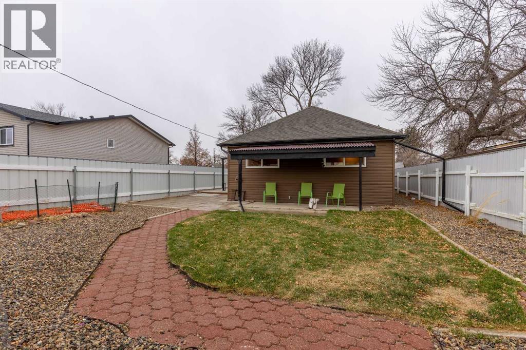 915 7 Street N, Lethbridge, Alberta  T1H 1Y8 - Photo 32 - A2269142