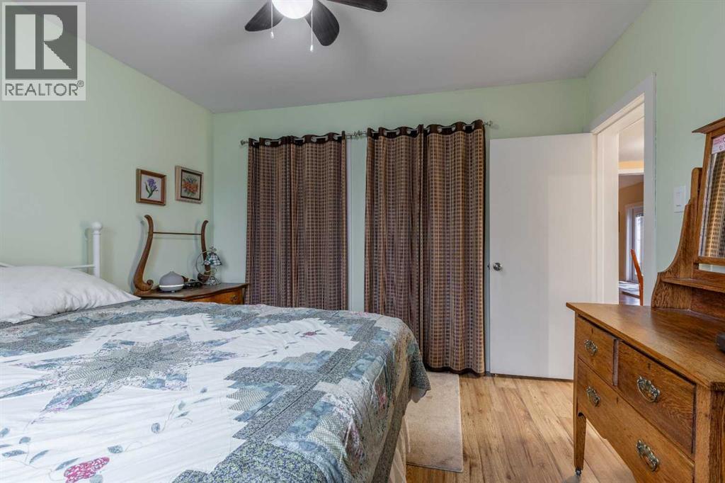 915 7 Street N, Lethbridge, Alberta  T1H 1Y8 - Photo 9 - A2269142