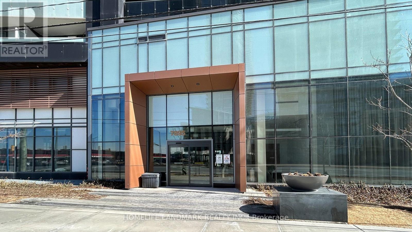 311 - 7895 Jane Street, Vaughan, Ontario  L4K 2M7 - Photo 2 - N12583006