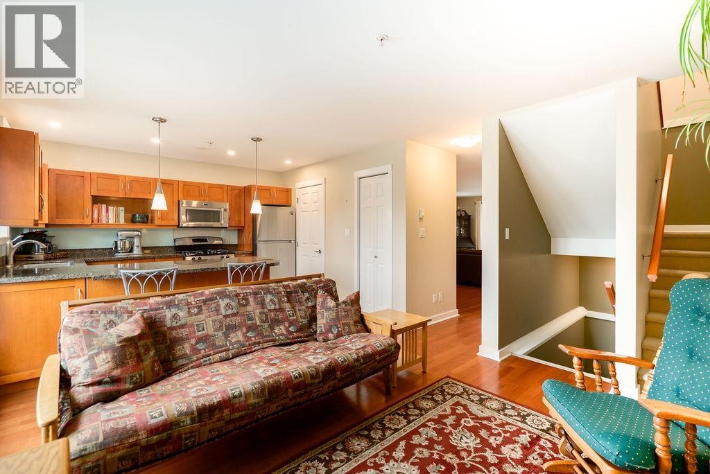 3 1233 Main Street, Squamish, British Columbia  V8B 0P7 - Photo 9 - R3057278