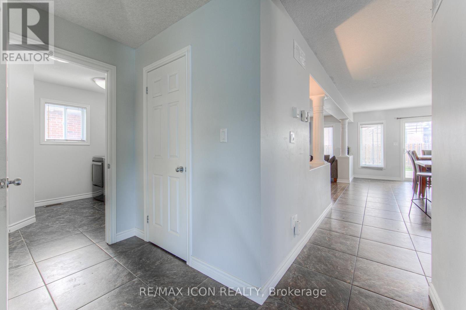 139 Pebblecreek Drive, Kitchener, Ontario  N2A 4M4 - Photo 6 - X12584896