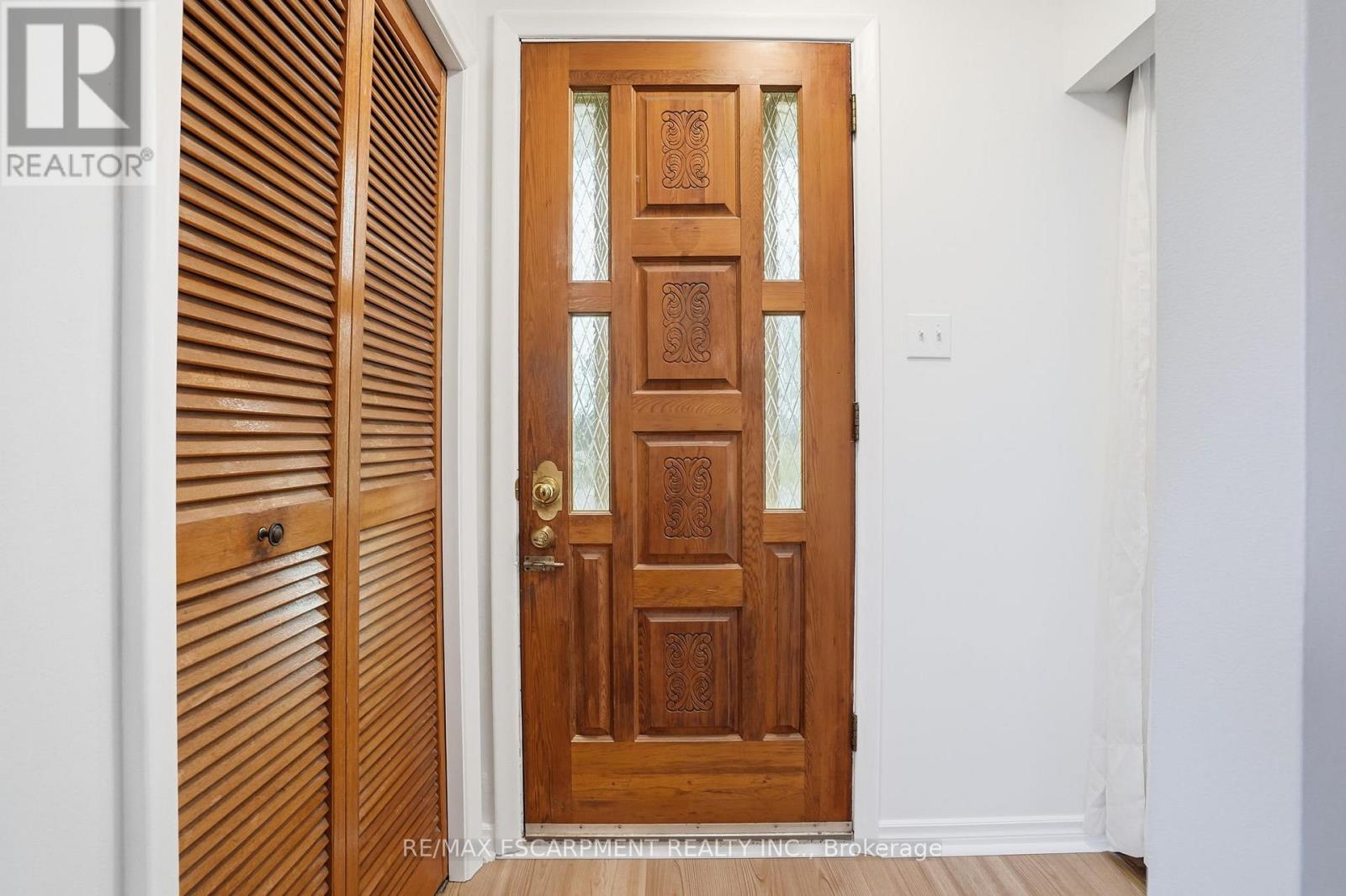 131 Nash Road N, Hamilton, Ontario  L8H 2P7 - Photo 6 - X12584902