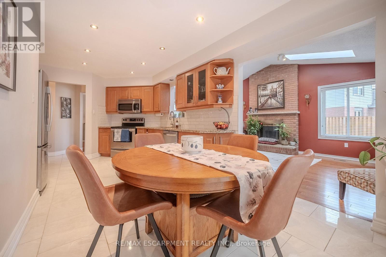 139 Brigade Drive, Hamilton, Ontario  L9B 2B9 - Photo 12 - X12584948