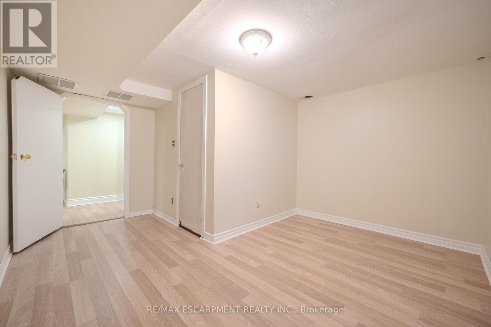 139 Brigade Drive, Hamilton, Ontario  L9B 2B9 - Photo 31 - X12584948