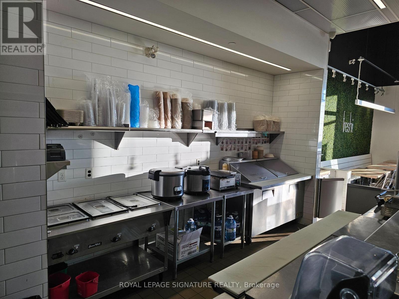 4 - 584 Weber Street, Waterloo, Ontario  N2V 1K4 - Photo 9 - X12584950