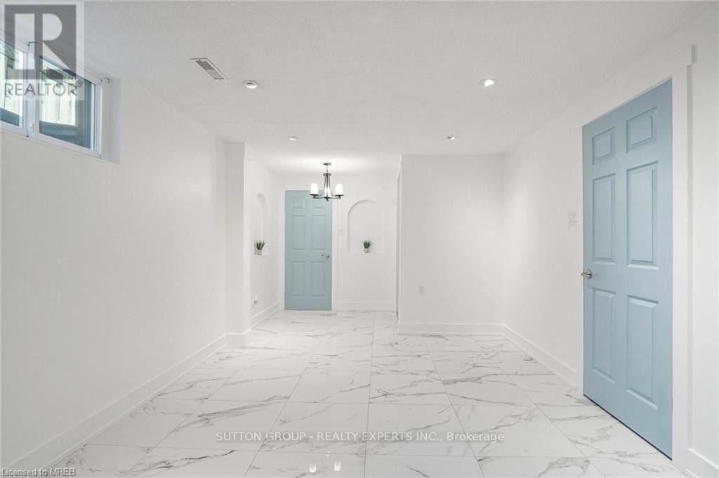 Basement - 218 Ingleside Place, Kitchener, Ontario  N2M 2H2 - Photo 4 - X12584968