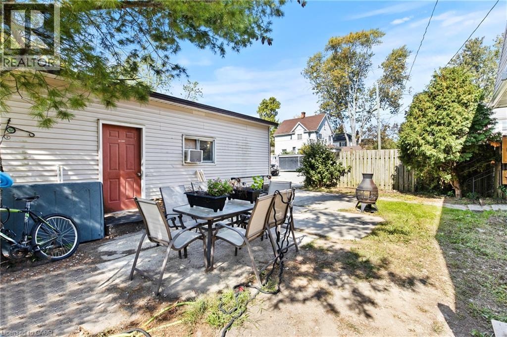 15 Mccormick Street, Welland, Ontario  L3C 4L8 - Photo 5 - 40785504