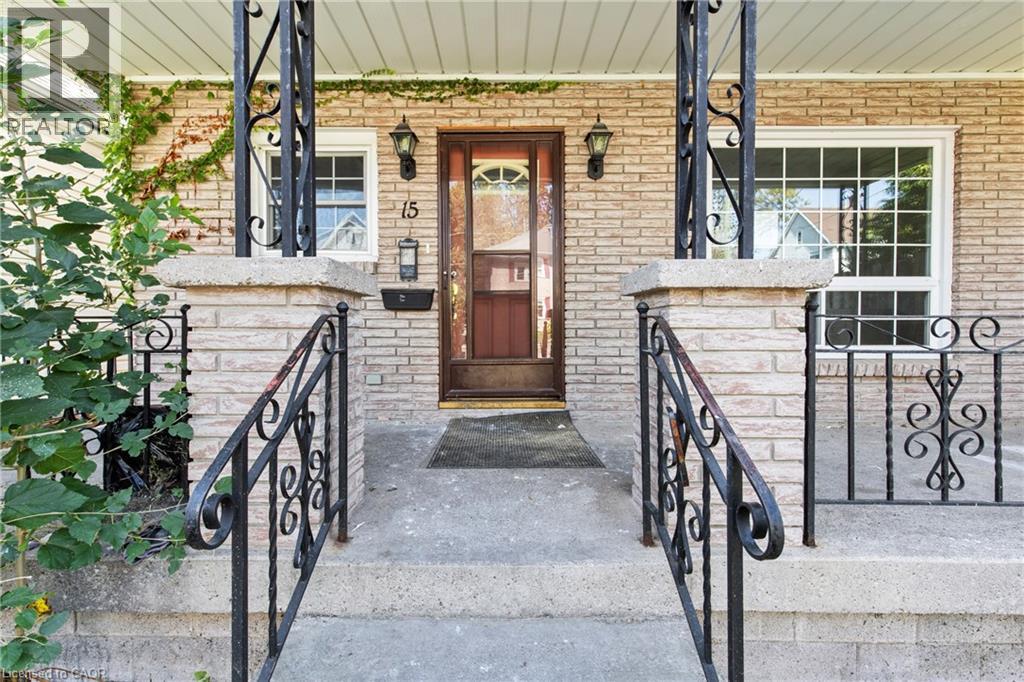 15 Mccormick Street, Welland, Ontario  L3C 4L8 - Photo 3 - 40785504