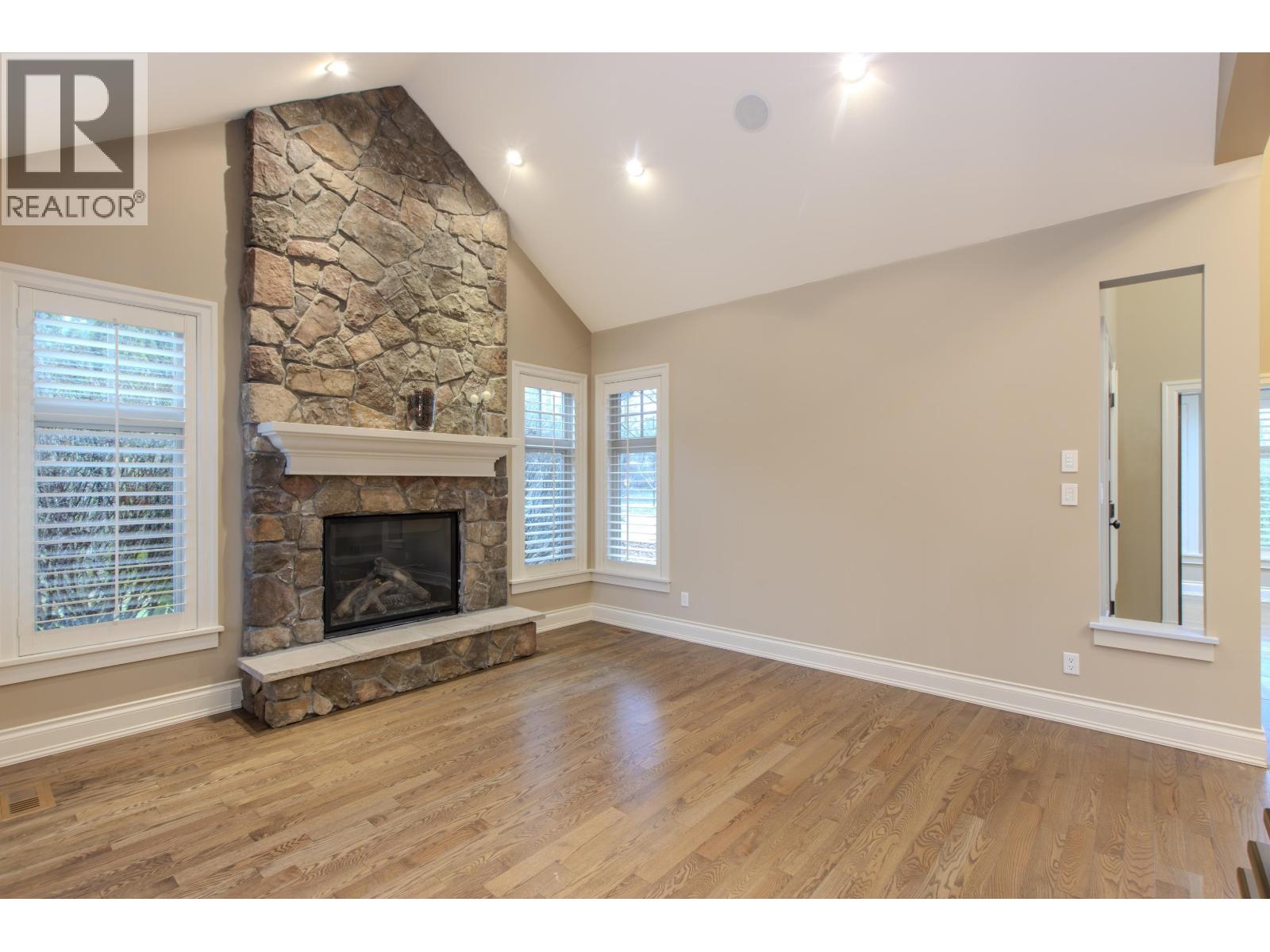 40899 The Crescent, Squamish, British Columbia  V8B 0P8 - Photo 7 - R3070812