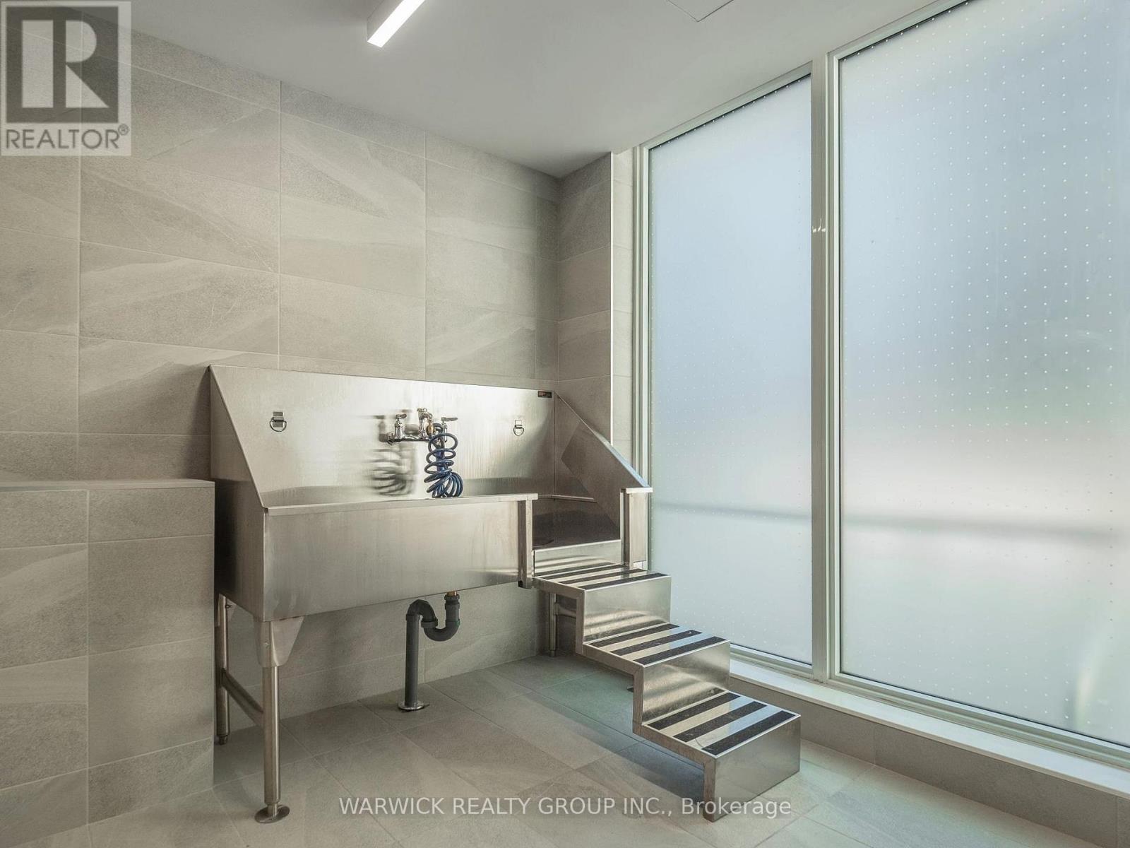 112 - 4365 Bloor Street W, Toronto, Ontario  M9C 1R3 - Photo 31 - W12529626