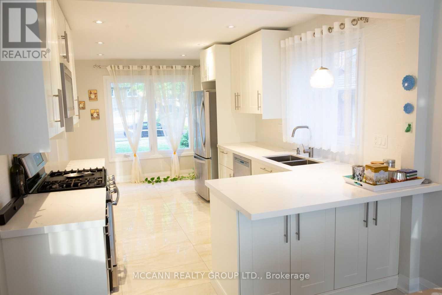 65 Bellbury Crescent, Toronto, Ontario  M2J 2J9 - Photo 5 - C12585088