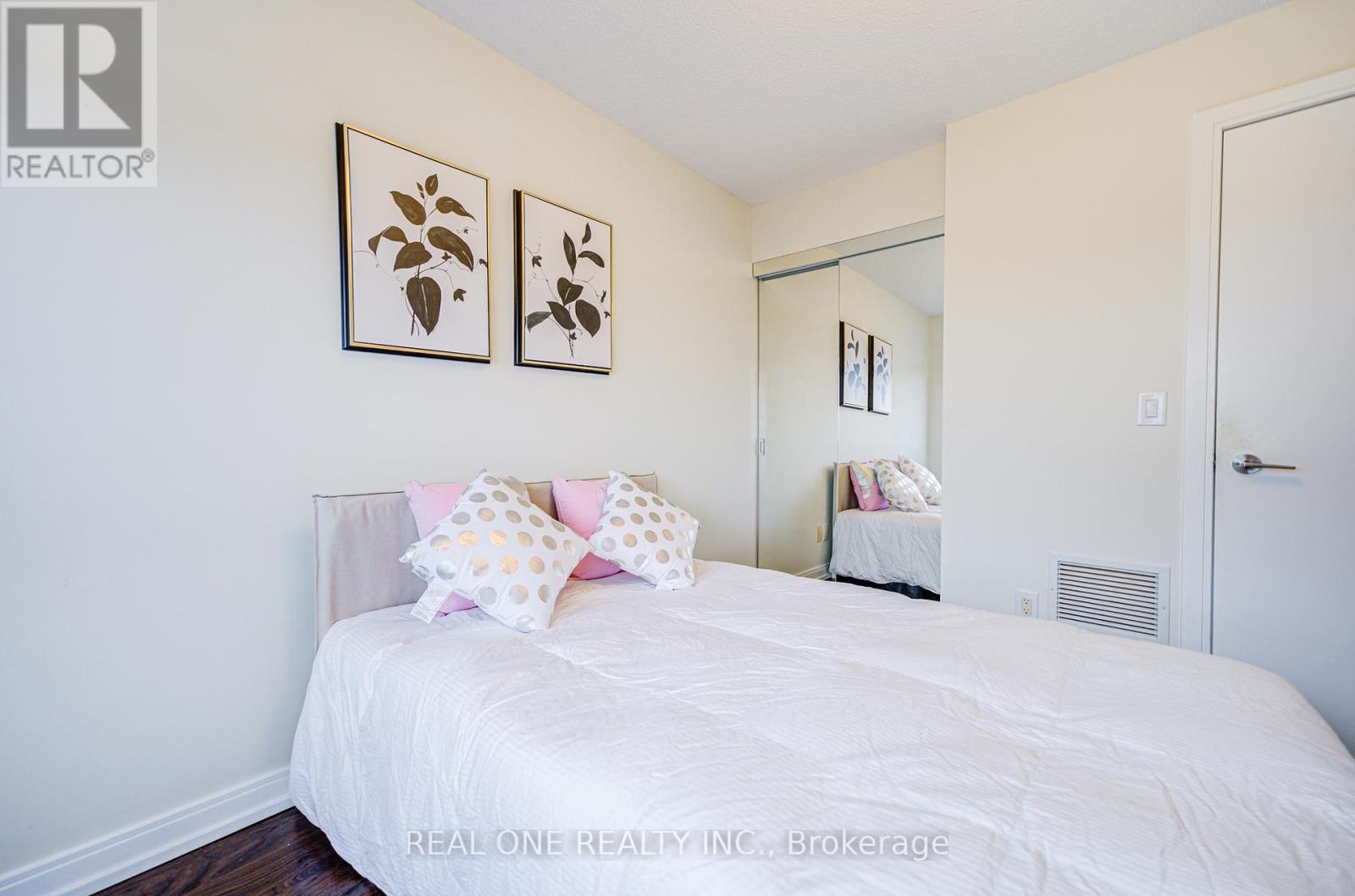 1008 - 151 Village Green Square, Toronto, Ontario  M1S 0K5 - Photo 37 - E12585120