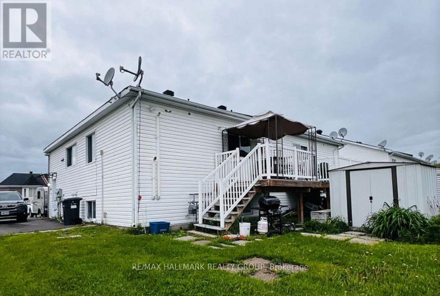 603 Paul Crescent, Hawkesbury, Ontario K6A 3T8 - Photo 3 - X12584150