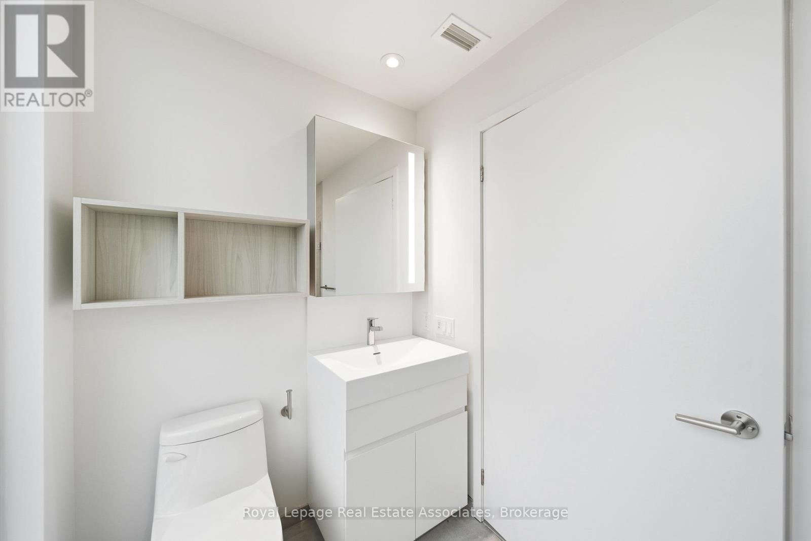 1005 - 39 Mary Street, Barrie, Ontario  L4N 1S9 - Photo 14 - S12585062