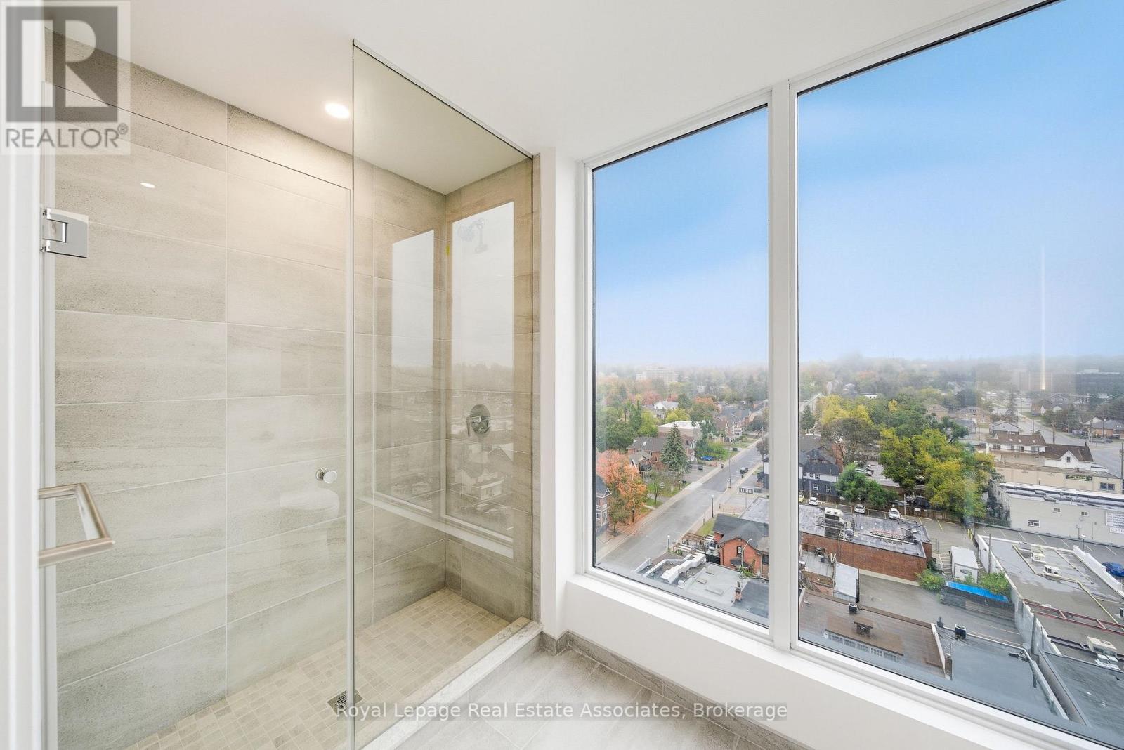 1005 - 39 Mary Street, Barrie, Ontario  L4N 1S9 - Photo 15 - S12585062