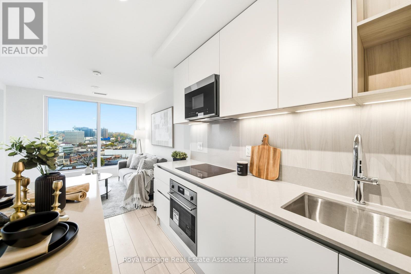 1005 - 39 Mary Street, Barrie, Ontario  L4N 1S9 - Photo 6 - S12585062