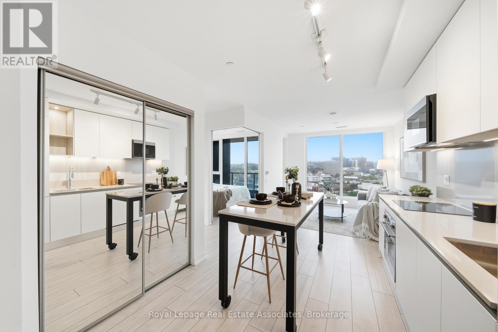 1005 - 39 Mary Street, Barrie, Ontario  L4N 1S9 - Photo 7 - S12585062