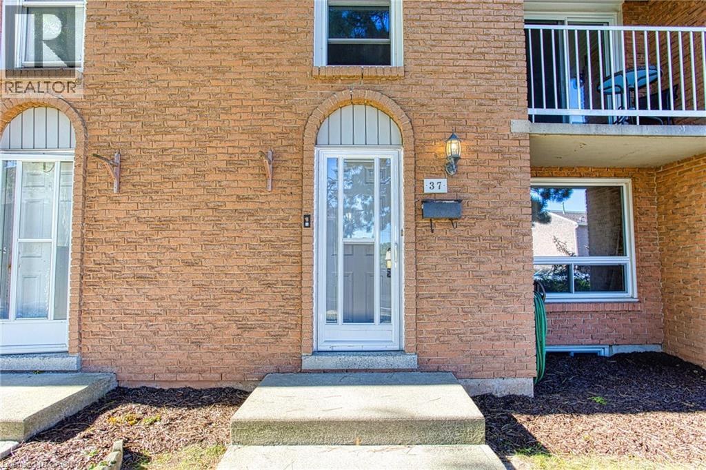 151 Gateshead Crescent Unit# 37, Stoney Creek, Ontario  L8G 3W1 - Photo 3 - 40762445