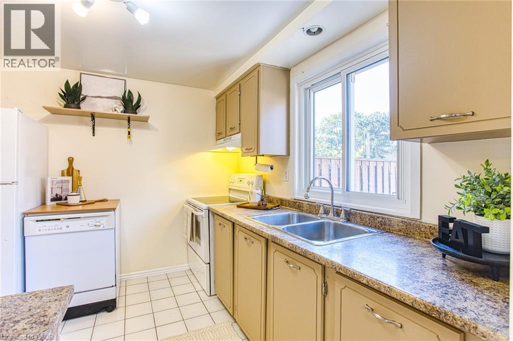 151 Gateshead Crescent Unit# 37, Stoney Creek, Ontario  L8G 3W1 - Photo 9 - 40762445