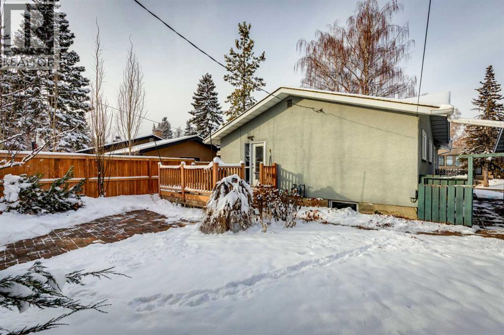 114 Hallbrook Drive Sw, Calgary, Alberta  T2V 3H6 - Photo 35 - A2273074