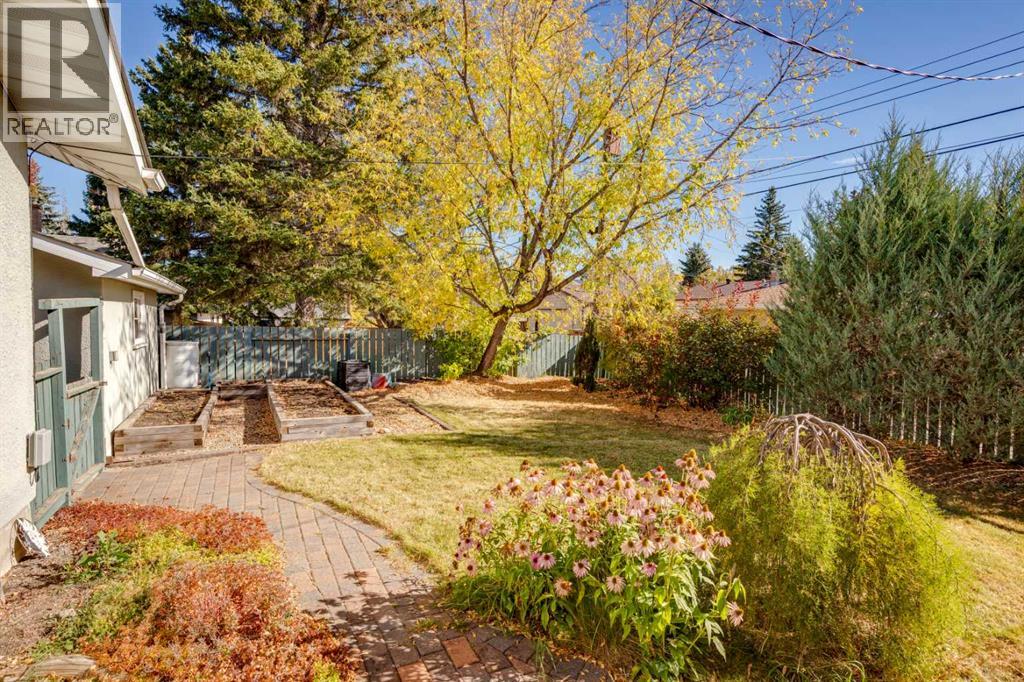 114 Hallbrook Drive Sw, Calgary, Alberta  T2V 3H6 - Photo 38 - A2273074