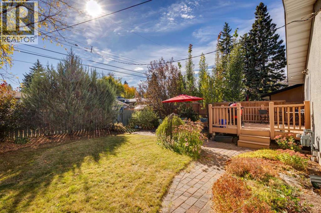 114 Hallbrook Drive Sw, Calgary, Alberta  T2V 3H6 - Photo 32 - A2273074