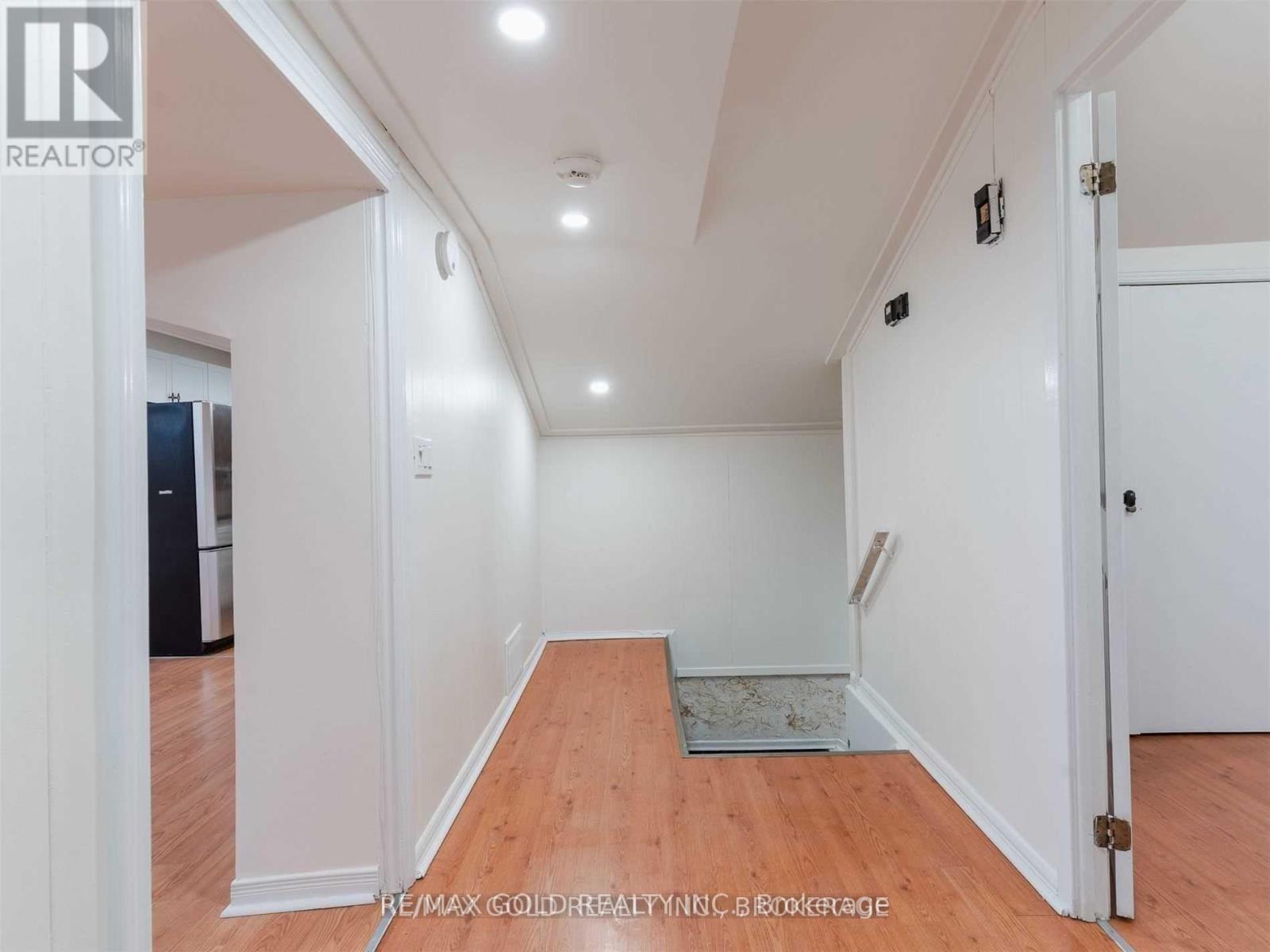 # 201 - 118 St Andrews Street, Cambridge, Ontario  N1S 1M8 - Photo 2 - X12297059