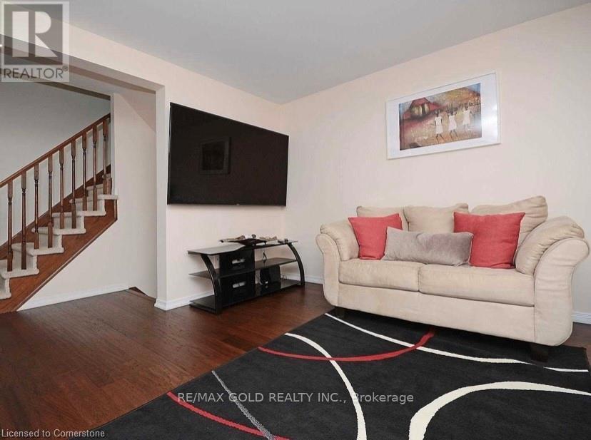 Upper - 78 Glenvista Drive, Kitchener, Ontario  N2R 0E3 - Photo 8 - X12369221