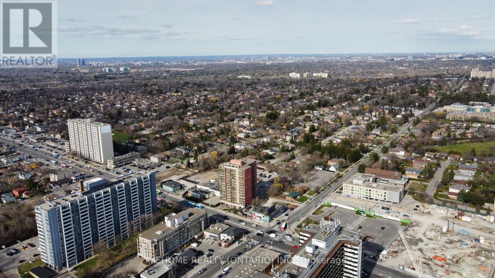 N1310 - 7 Golden Lion Heights, Toronto, Ontario  M2M 3T9 - Photo 2 - C12431035