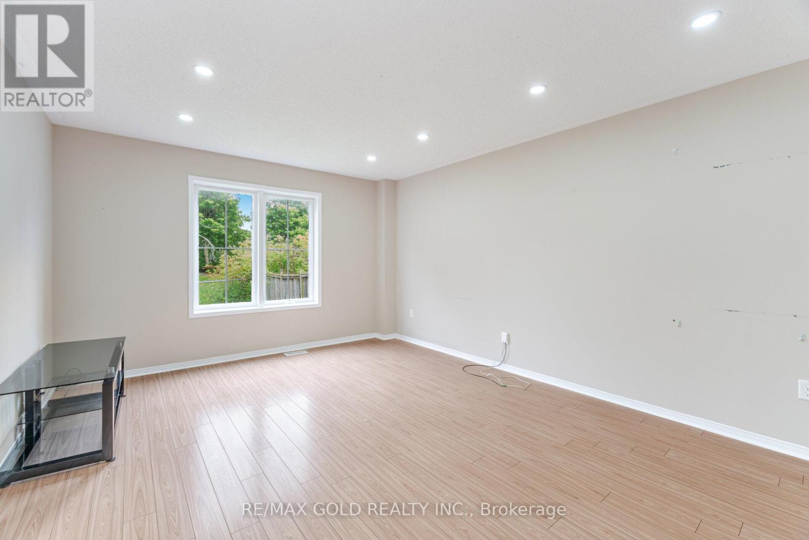 135 Norland Circle, Oshawa, Ontario L1L 0A7 - Photo 12 - E12291989